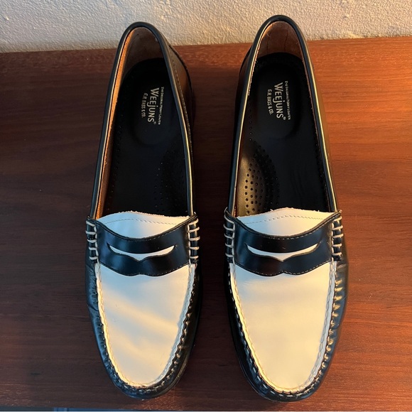 G. H. Bass & Co. Whitney Weejuns Penny Loafers Black White leather Women’s 9 EUC - Picture 2 of 10